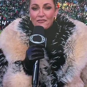Erin Andrews Viral Fur Coat 1